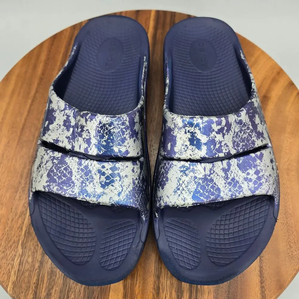 Oofos Ooahh Sandals Mens 9 Blue Silver Snake Print Slip On Sport Recovery Slides